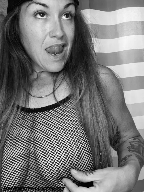 (41f) Pinching myself and it isn’t even St Patty’s .