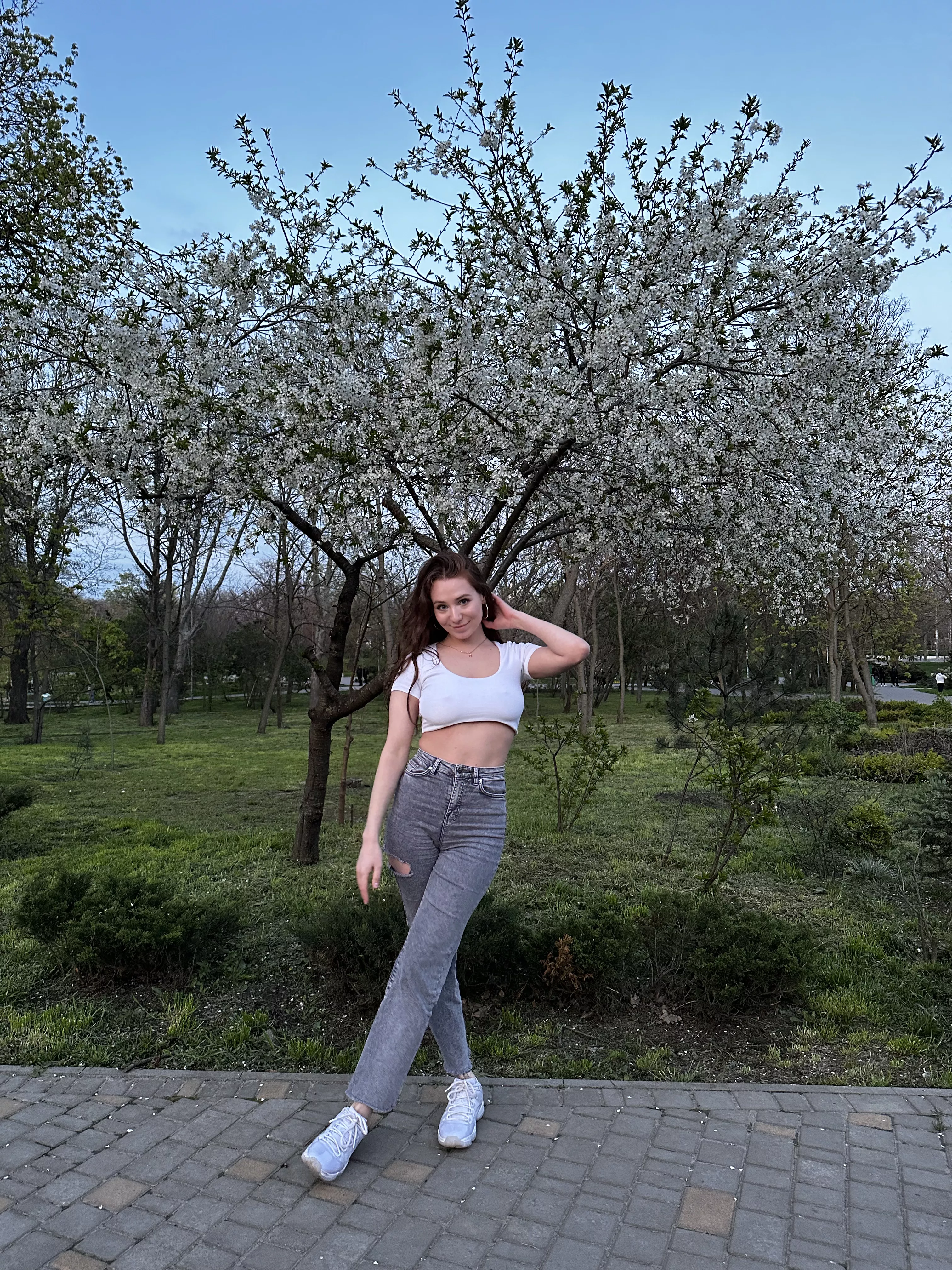 Best background for my street wear but braless