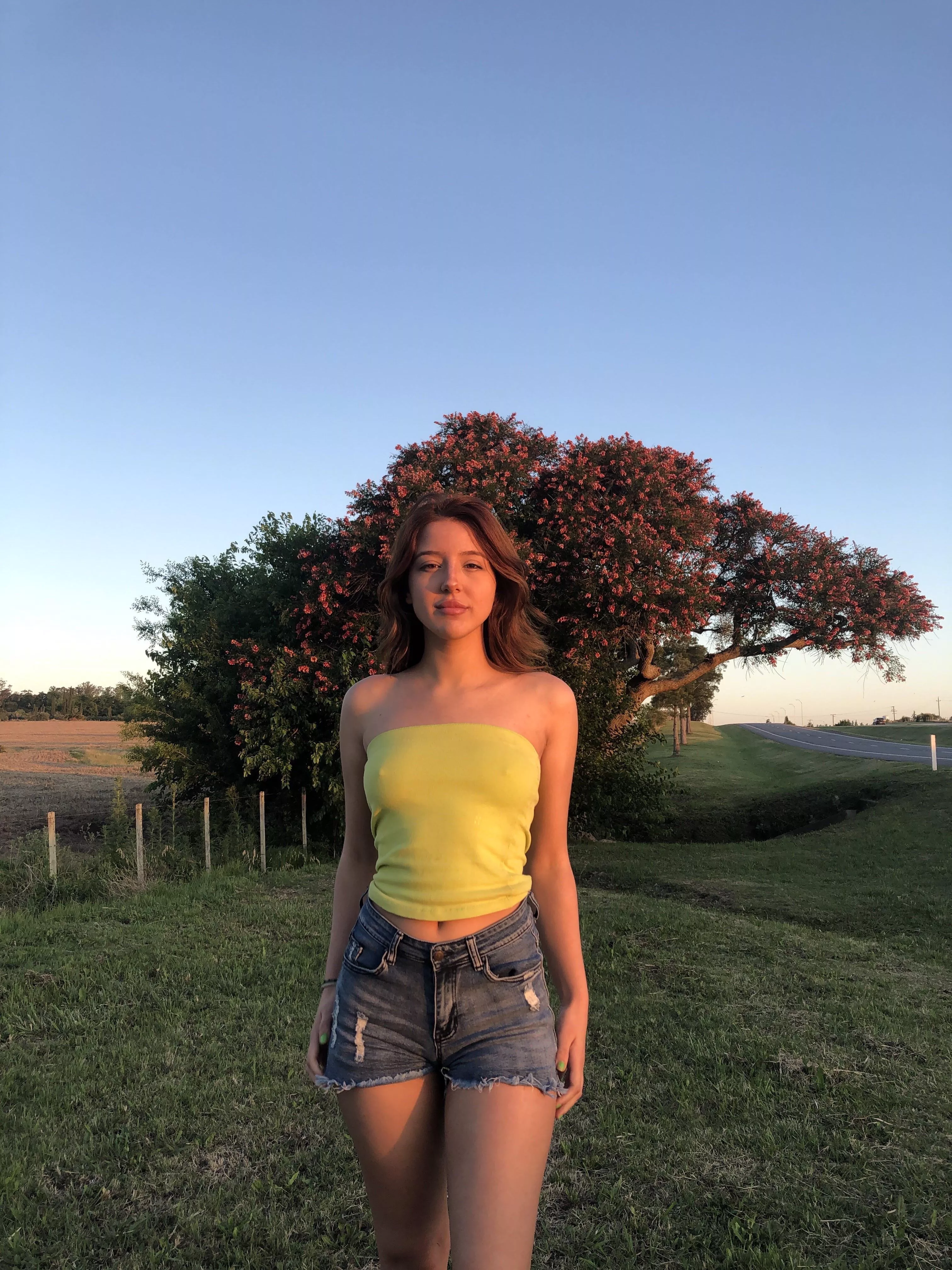 Bras are not my thing, not even to go out🧁🧁