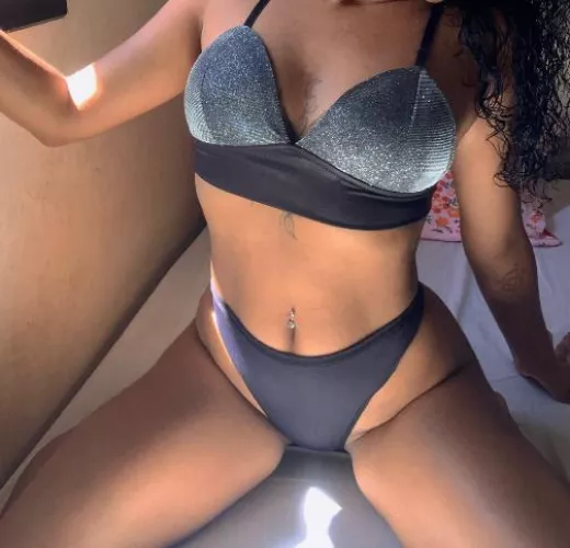 Come closer and let me show you what's hiding underneath🙃