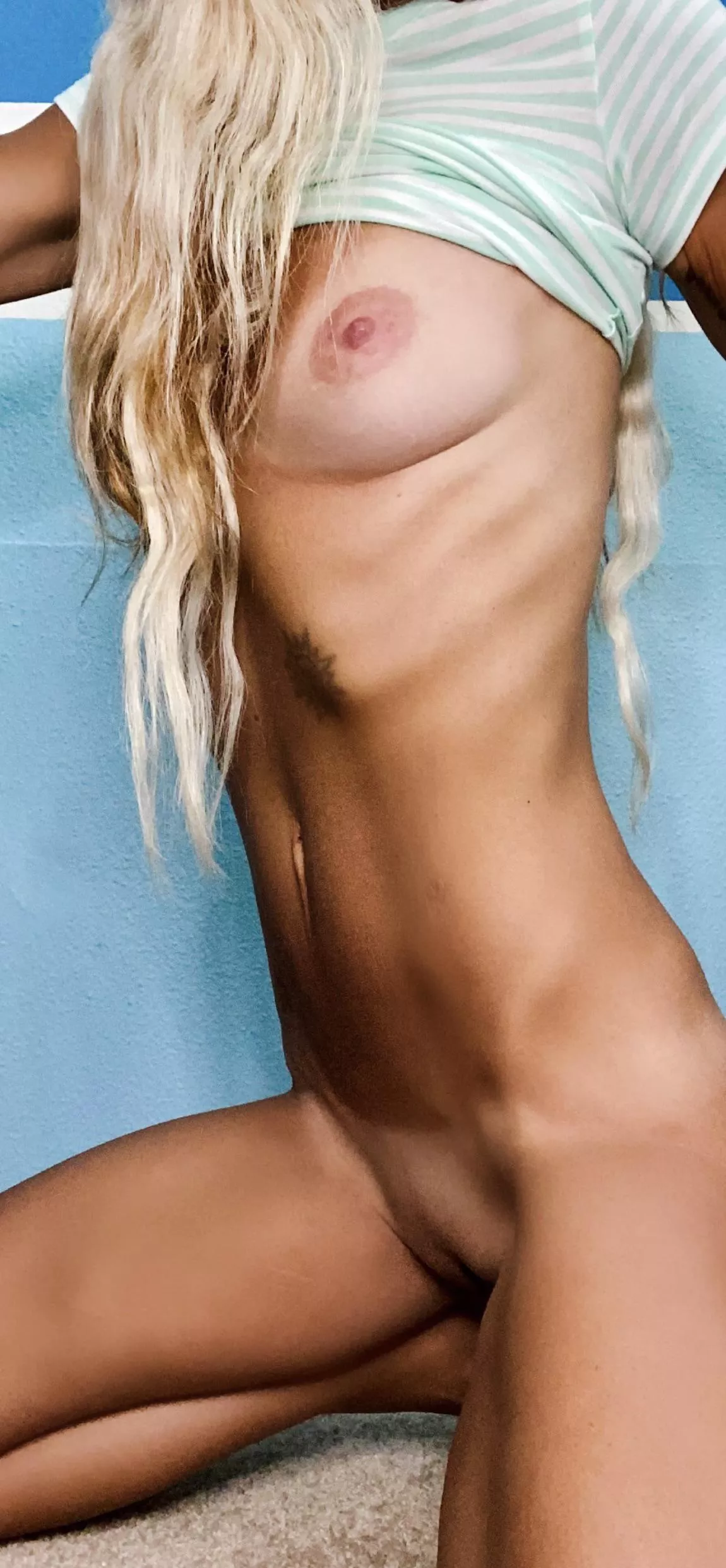 Grab my little hip bones and pull me into you 😉😈🫢