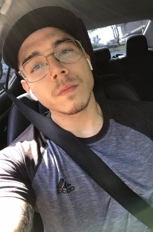 It’s another Sunday which means Selfie! Lol