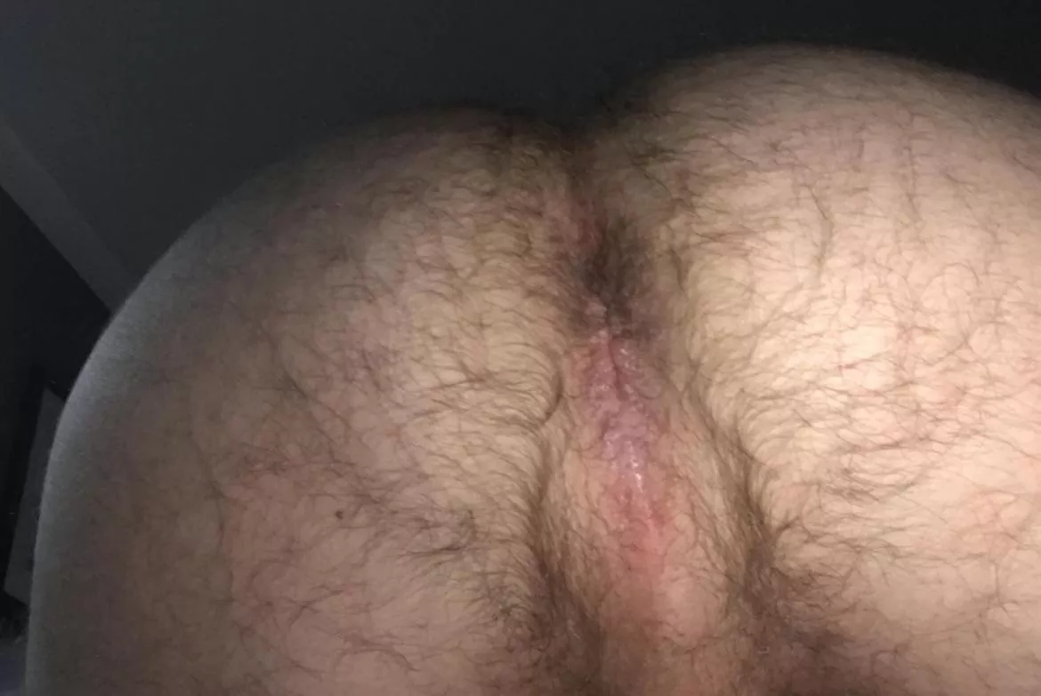 Message me if you’d like to fuck my tight hairy asshole ;)