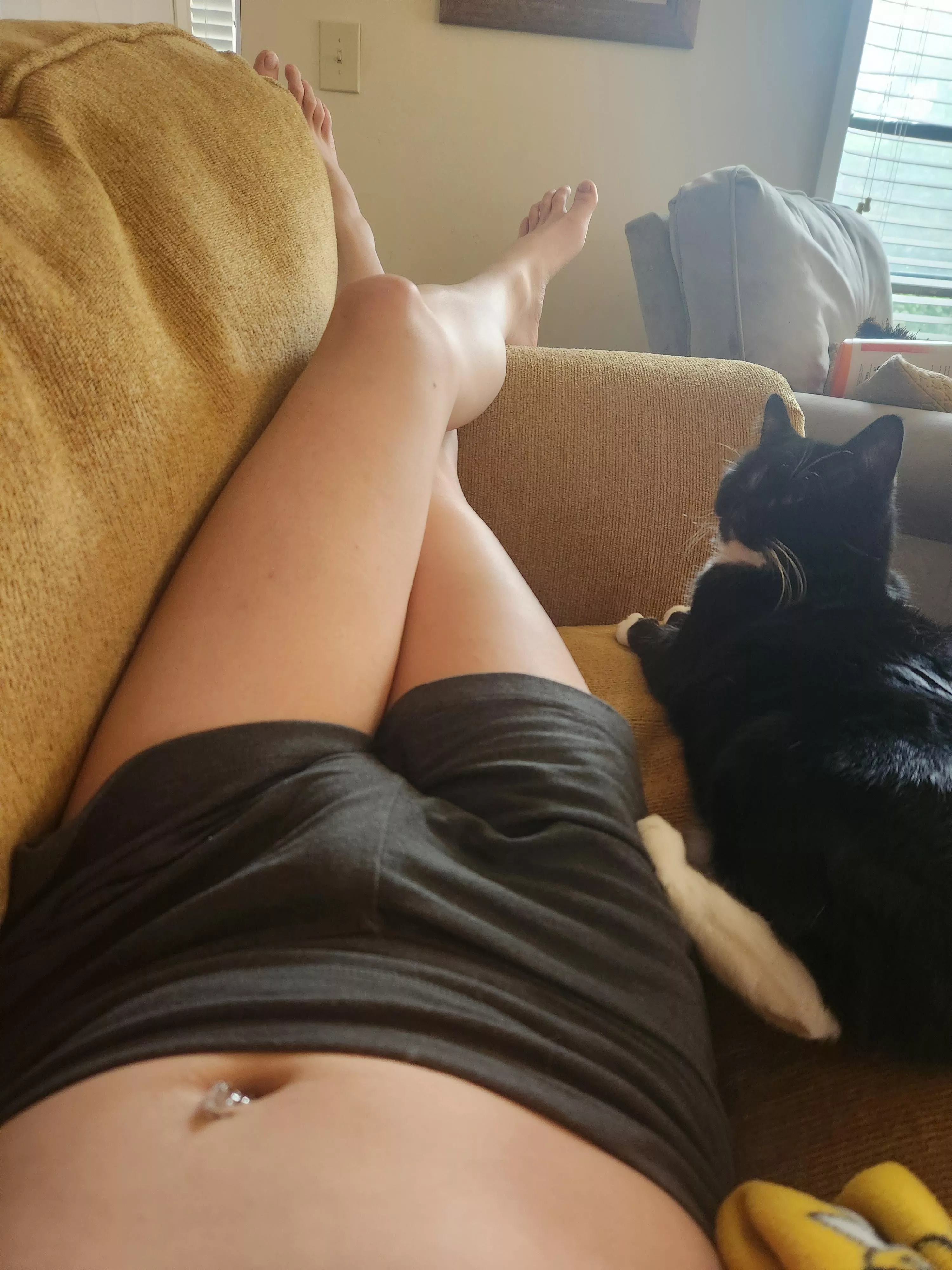 My bulge post an impromptu lesbian tgirl threesome on the couch during Fellowship of the Ring Extended Cut