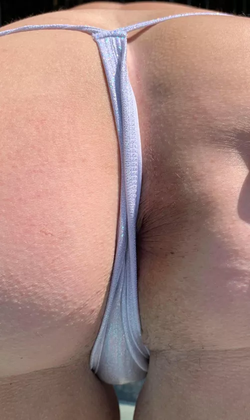 Piece of string between two juicy buns