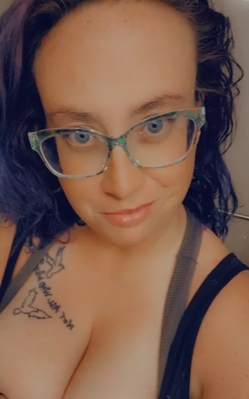 Purple hair....big tits...sexy glasses for you to aim for