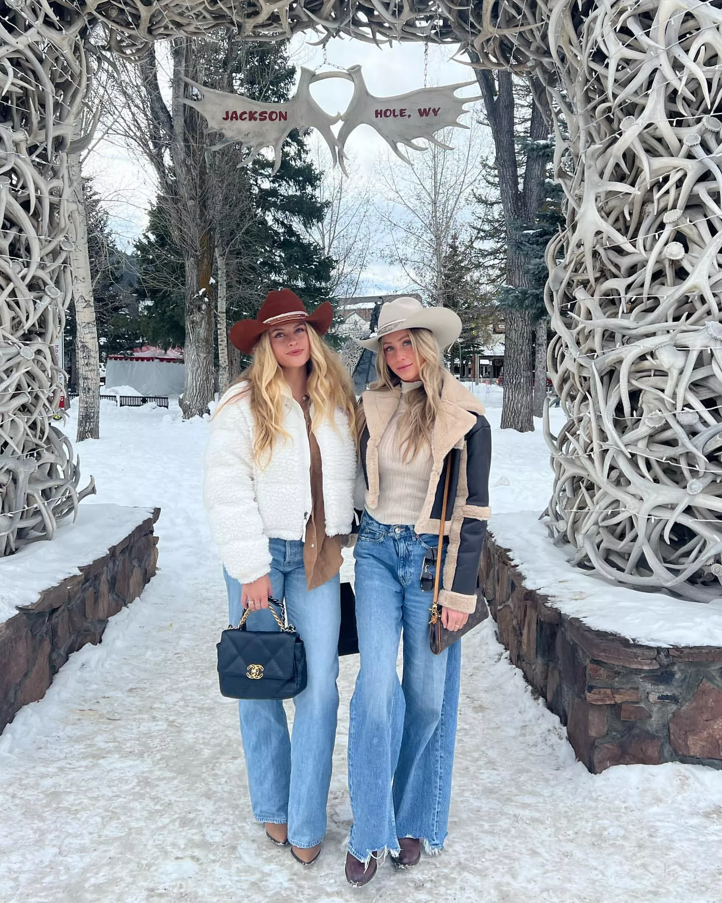 Snowy cowgirls