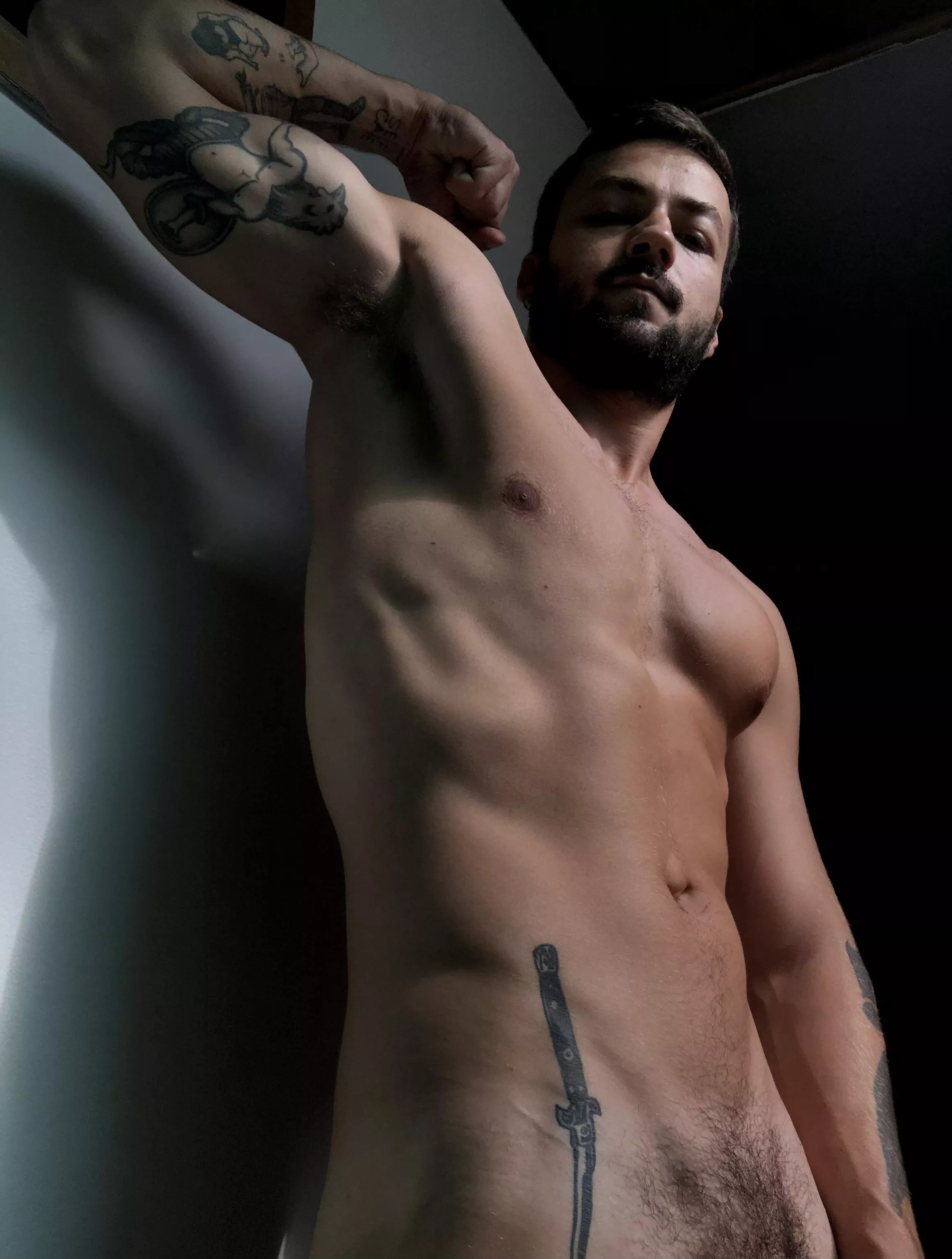 someone to lick my armpits?