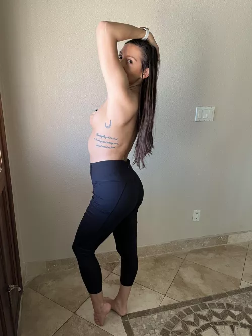 Spoiler Alert: I don’t wear panties under my yogas