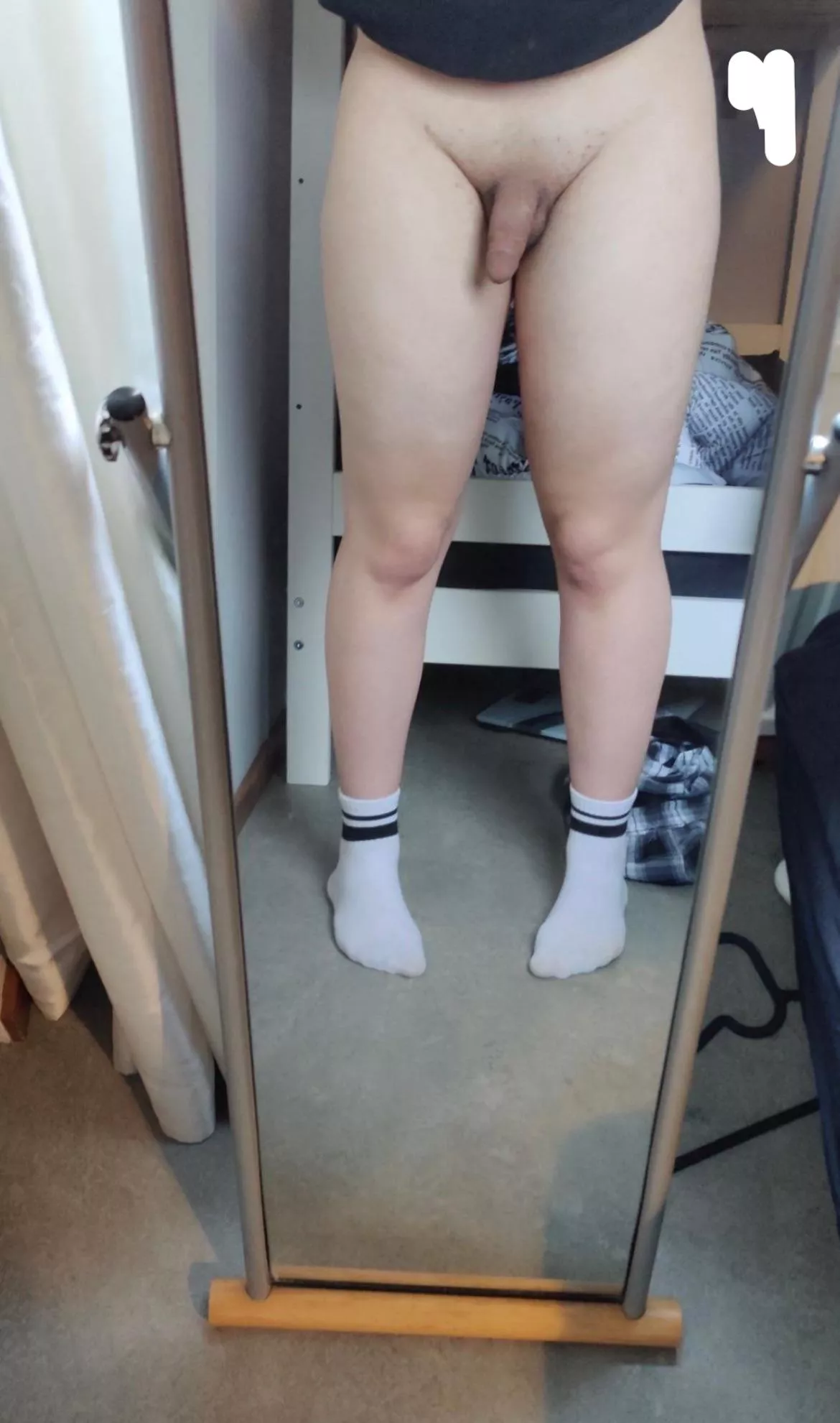 thick thighs 🖤🤭