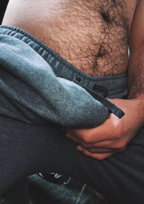 Wanna see what's underneath? 💦