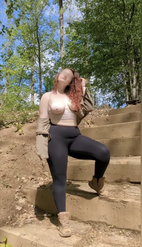 What a beautiful day for a hike 🥰