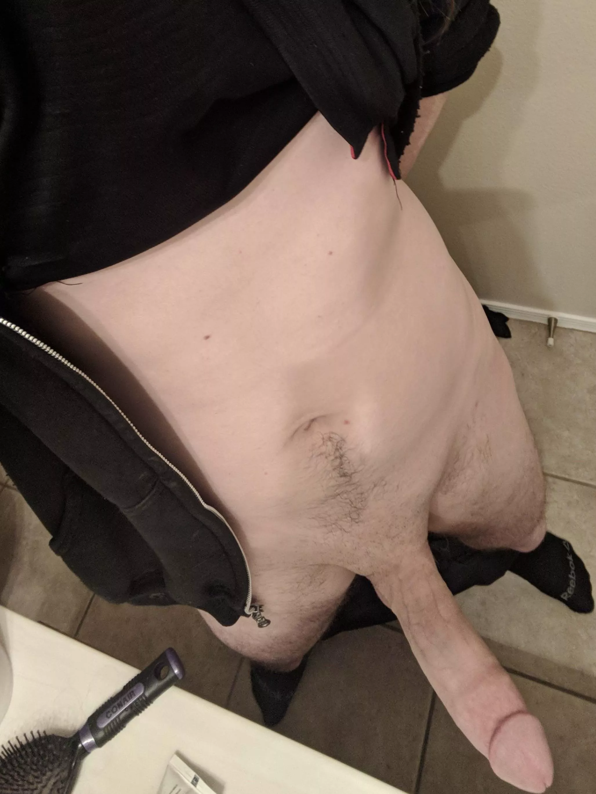 You walk into the bathroom and see this. WYD?