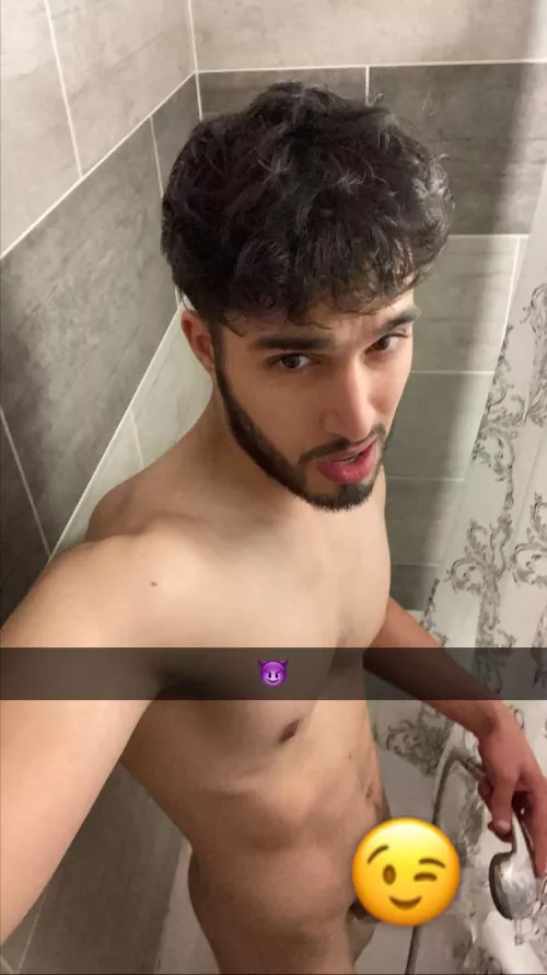 21 Bi Top Looking for fun 👀