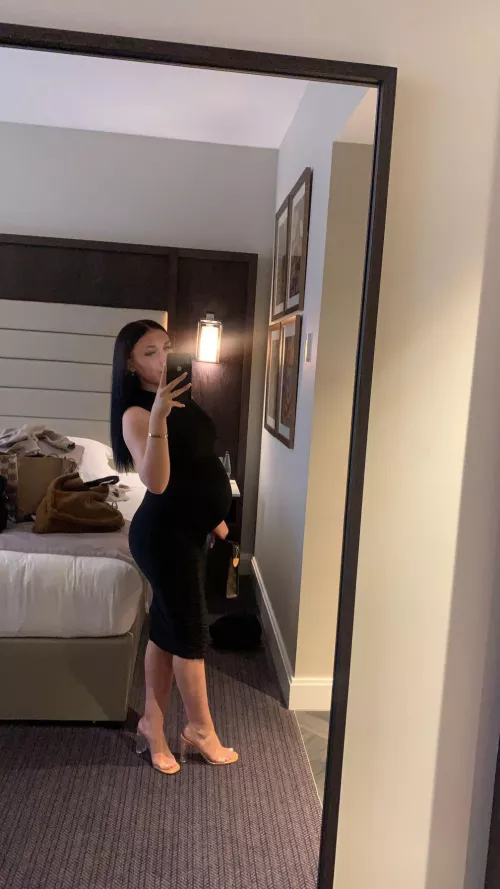 35 weeks and horny 🥰