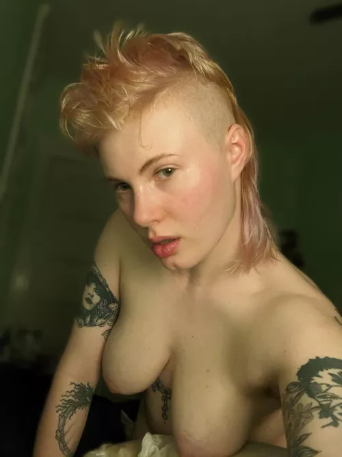 All I have are my fantastic tits, full lips, fierce jawline, clear skin and cool hair. I have nothing else!!