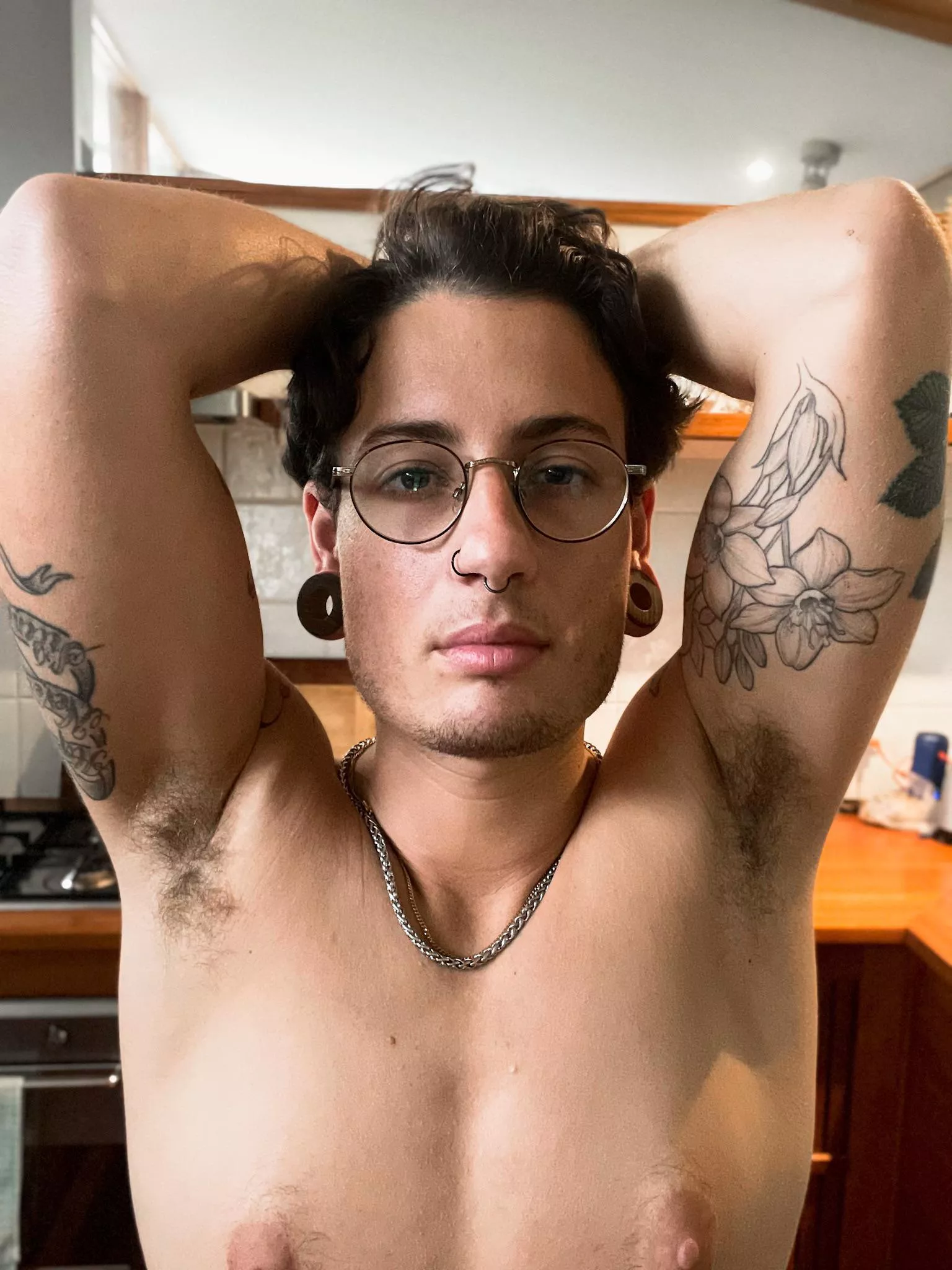 Armpits and tattoos, what do you think? Nice combo 😏