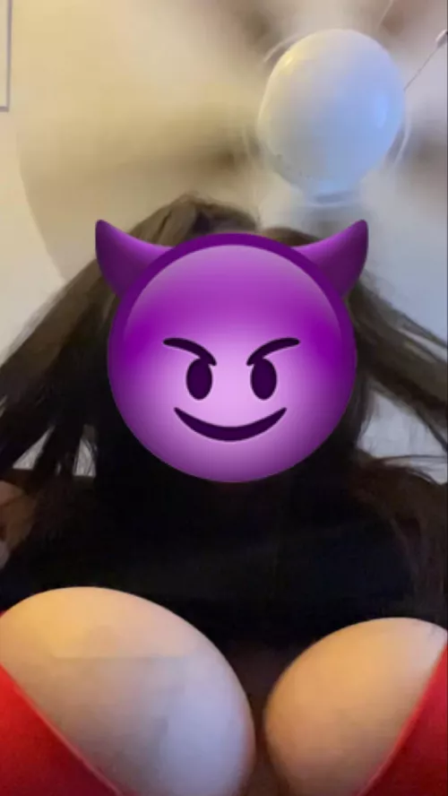 Been a while so here’s my new bra that hooks in the front 🥰