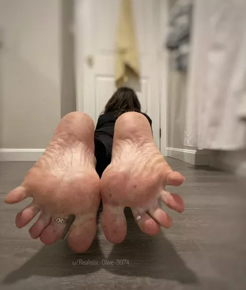 Clean my soles and toes?😋