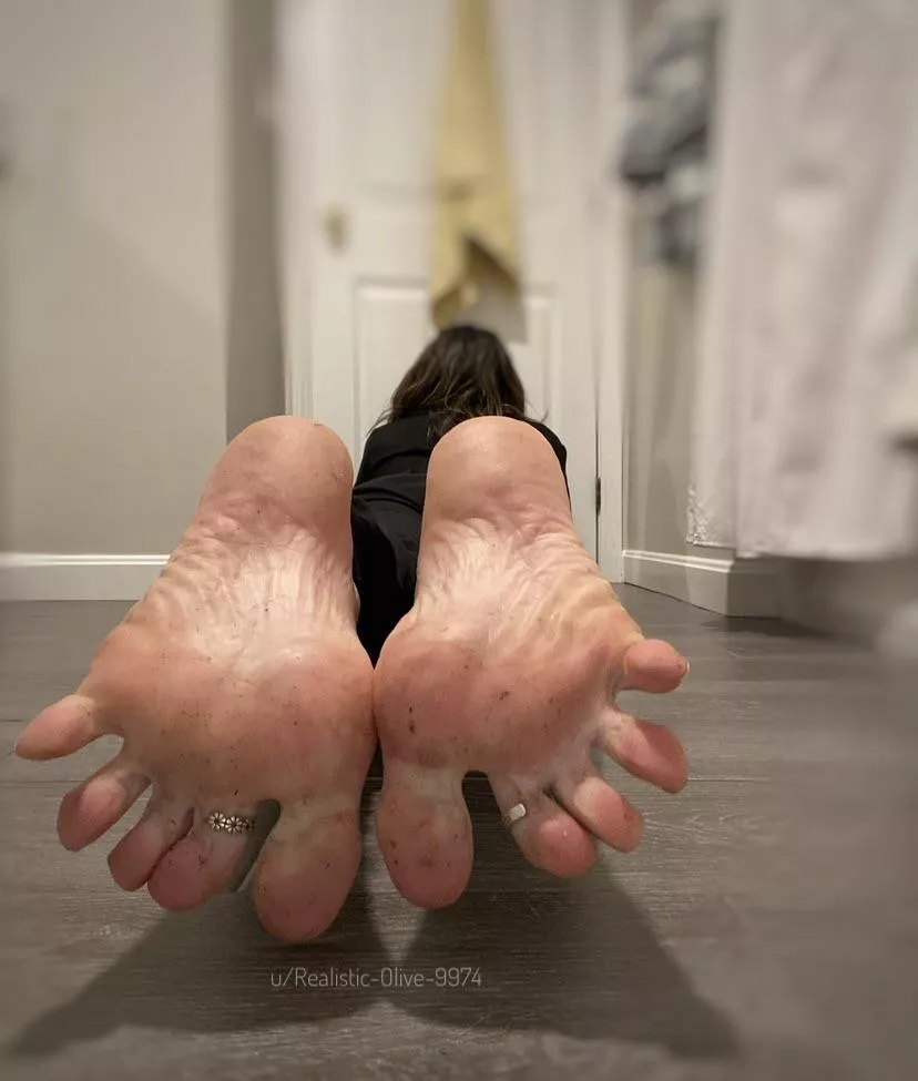 Clean my soles and toes?😋