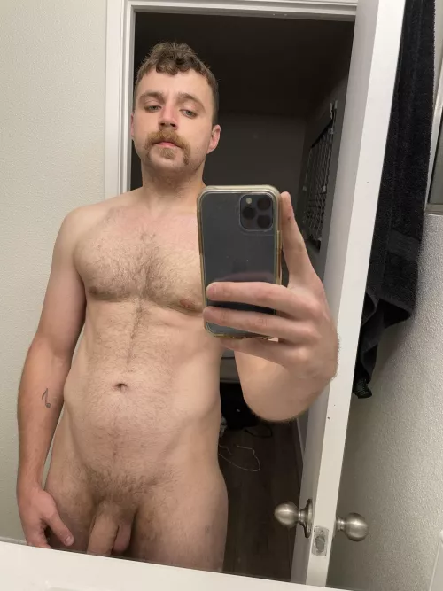 Come hop in the shower with me 🍌💦🚿