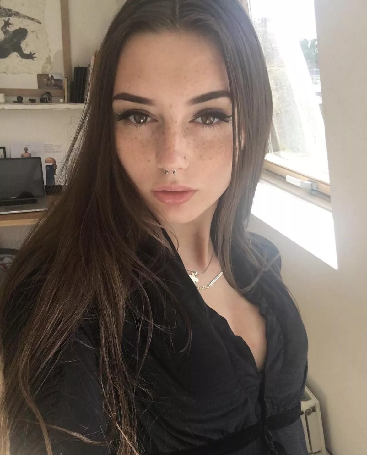 [domme] Arrows up if you want me to humiliate you.pm me