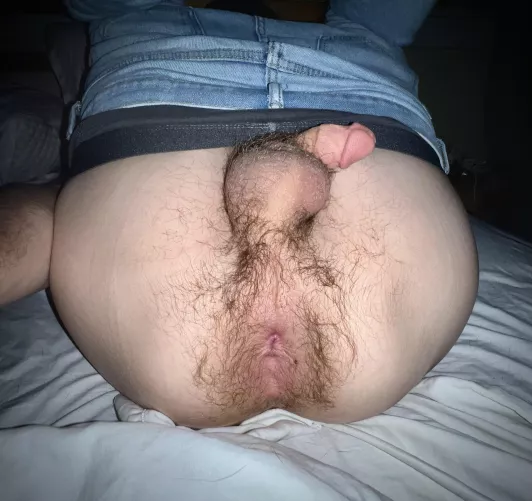 Hairy and sweaty (26)