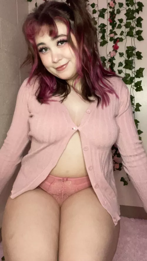 I look like a fuckdoll with this outfit