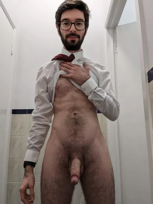 I uploaded a pic earlier but I forgot about the face rule. Hope this makes up for it