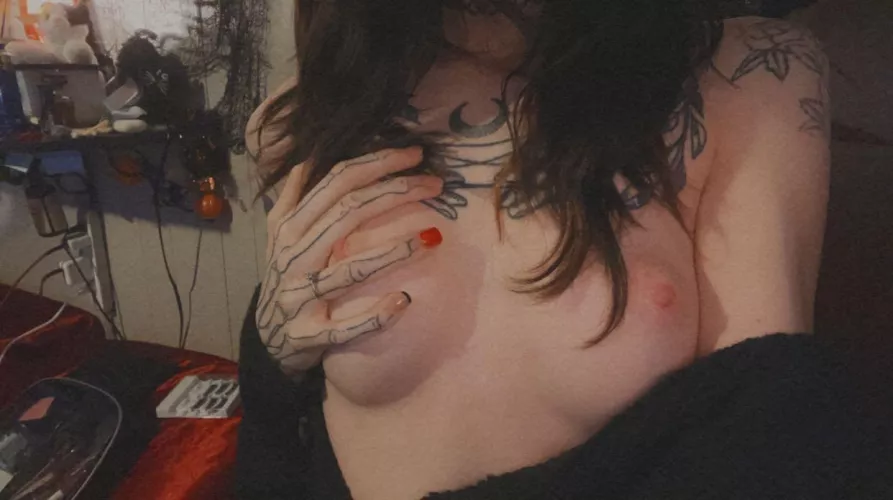 Im in need of a new bra can i use your hands? 😉