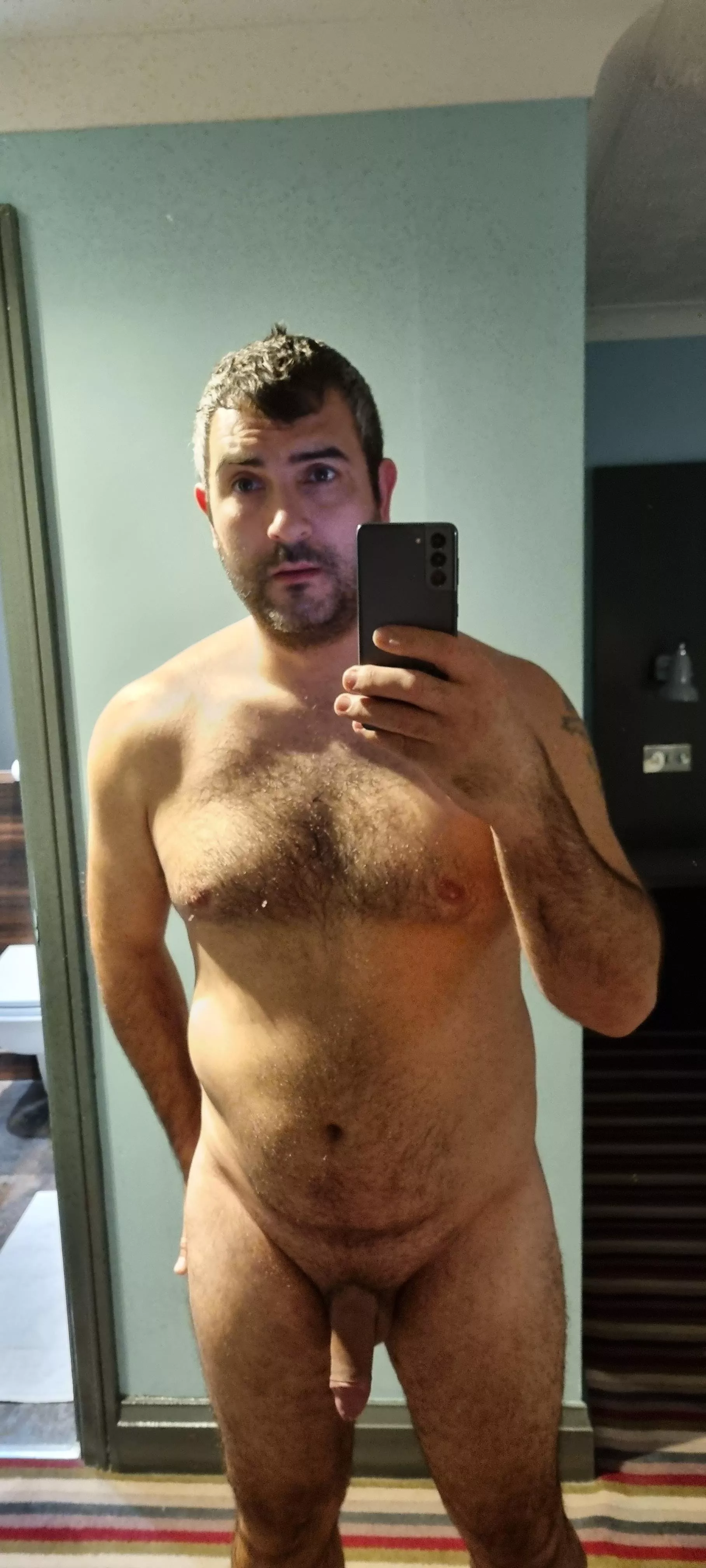 Just another hotel selfie [31]