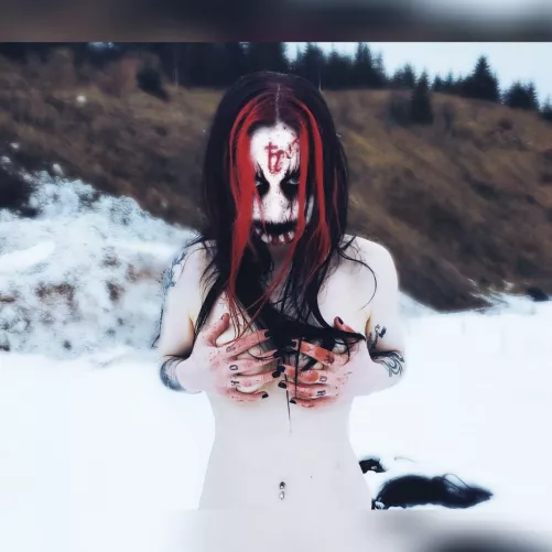 Just here trying to make this sub more metal 😅😈🤘🏻🖤