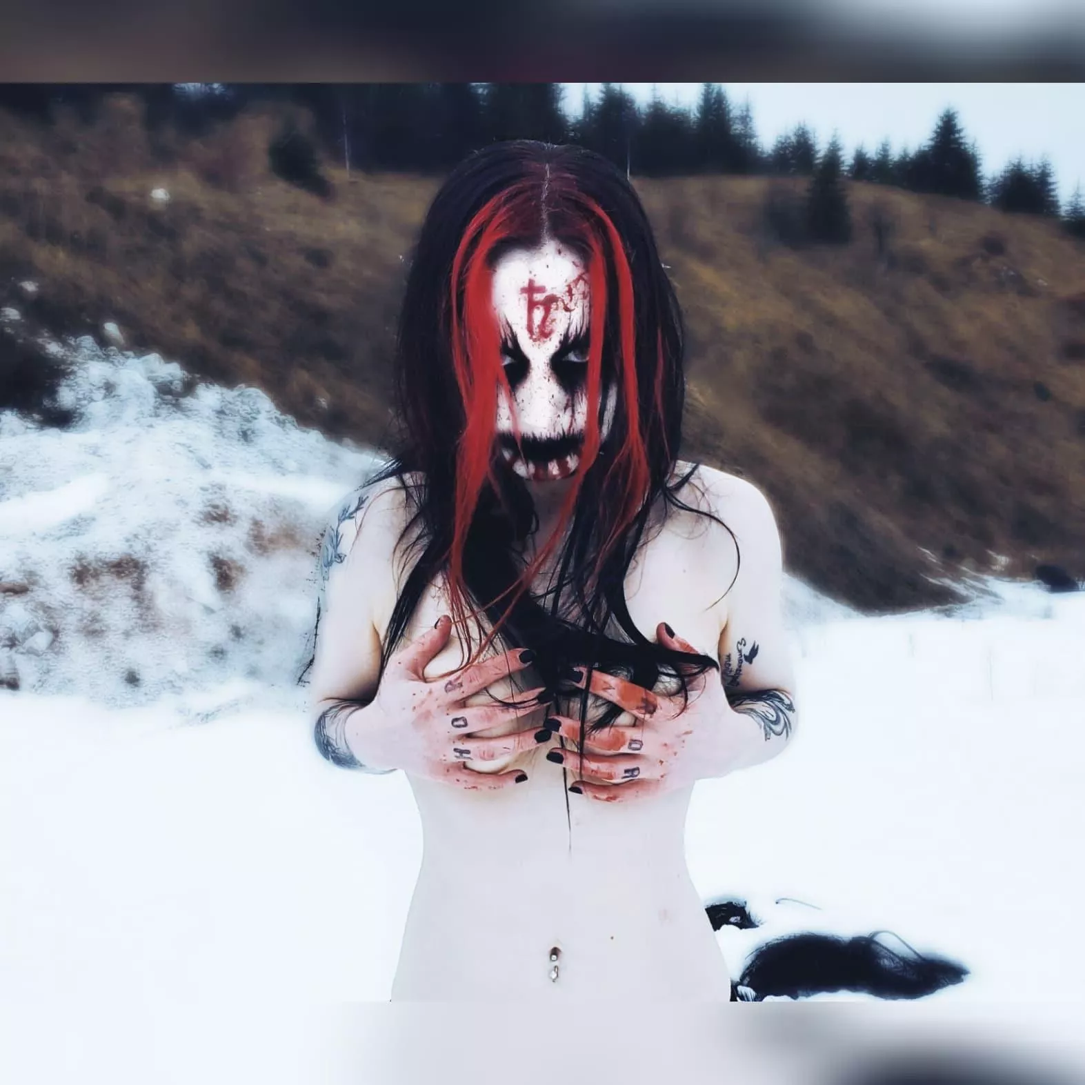 Just here trying to make this sub more metal 😅😈🤘🏻🖤