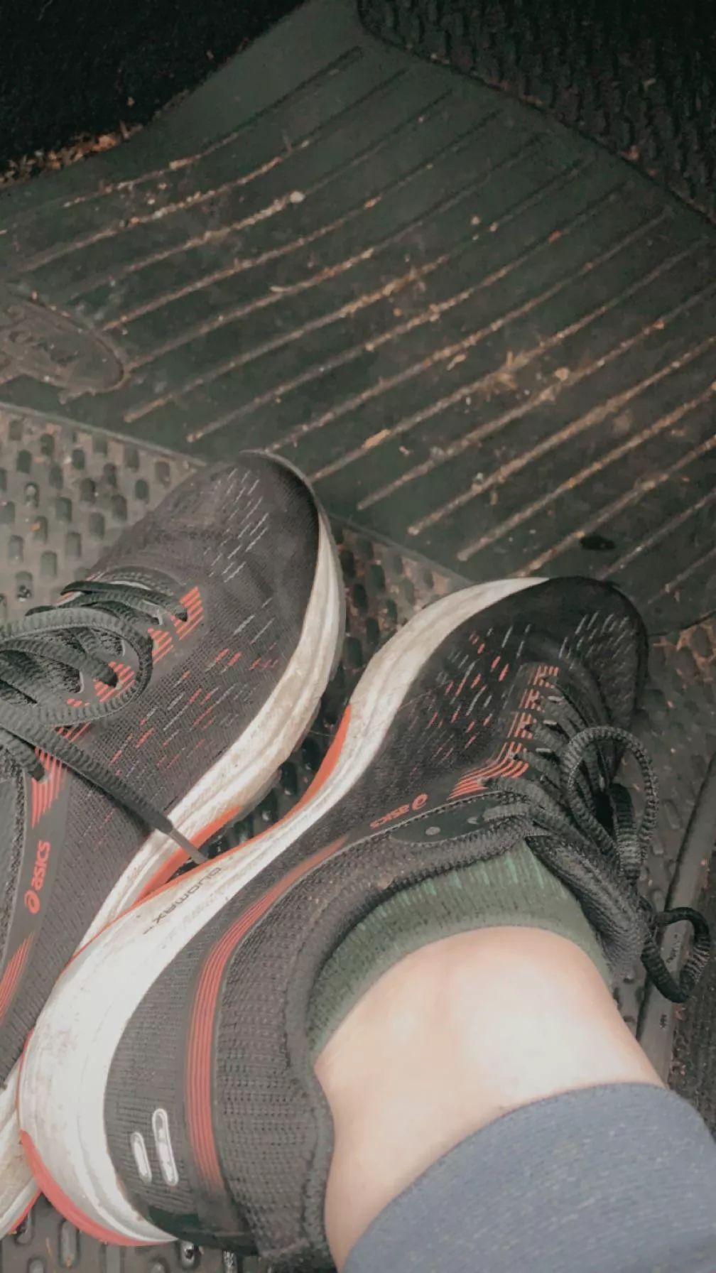 Long day out hiking, worked up a sweat 😅 [F]