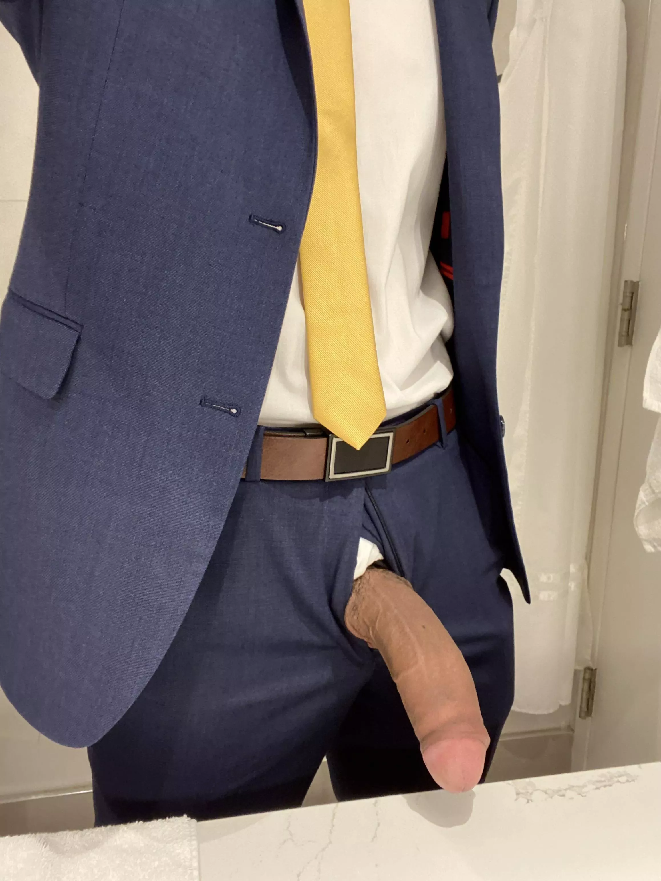 looking for a real estate agent? I’ll give you a house tour 😉