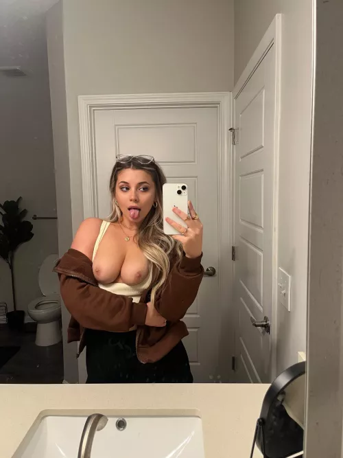 Need somebody to send nudes to, any takers?