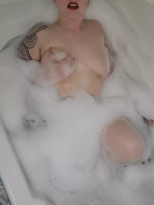 Need someone to get my back, any takers?😘