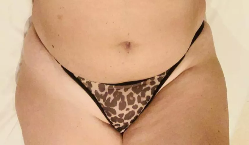 Thick Milf hip cleavage 🤭