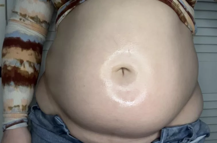 What’s the first thing you would do with my deep belly button 😜🥰