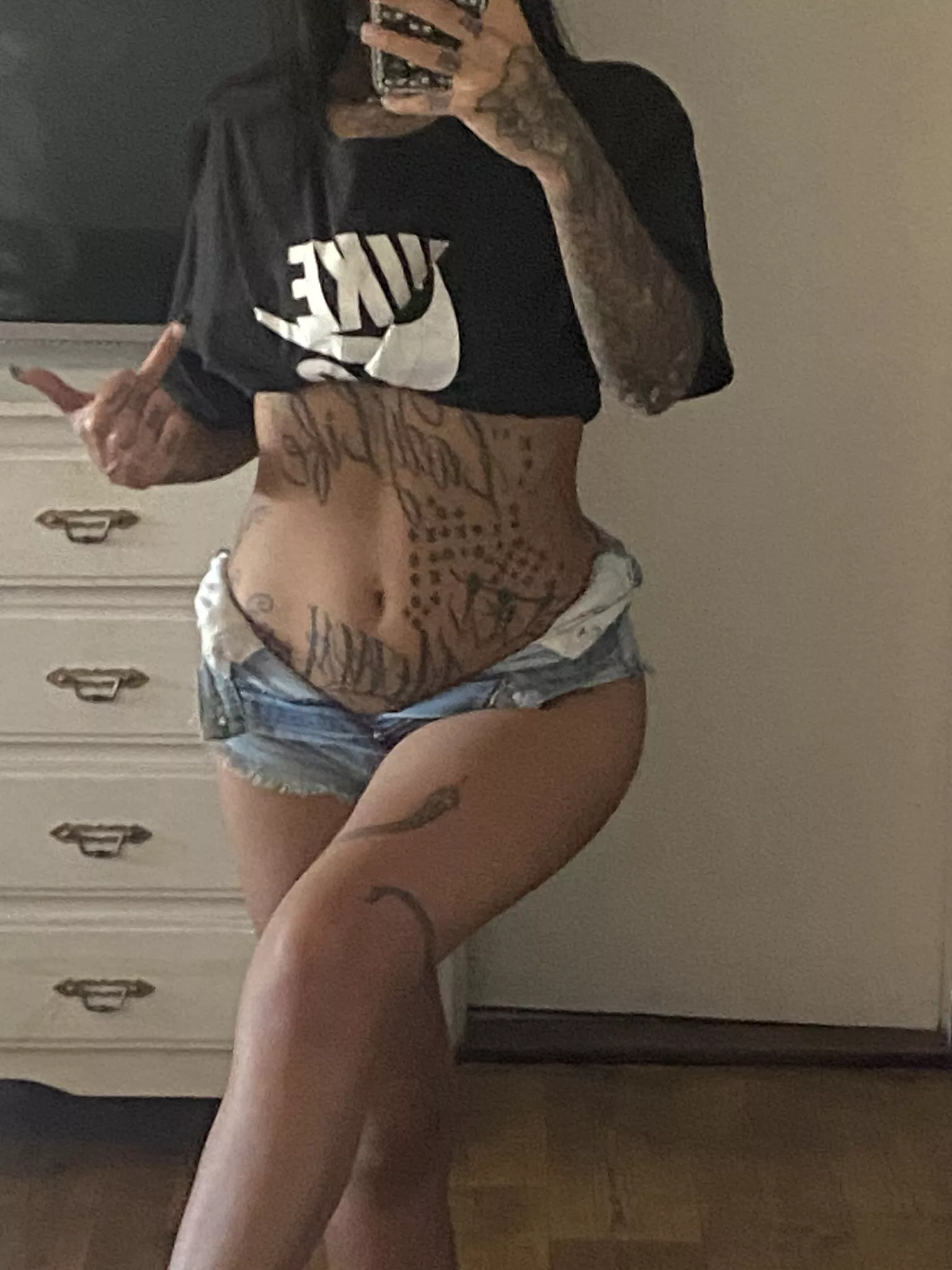 where u looking? 🥸