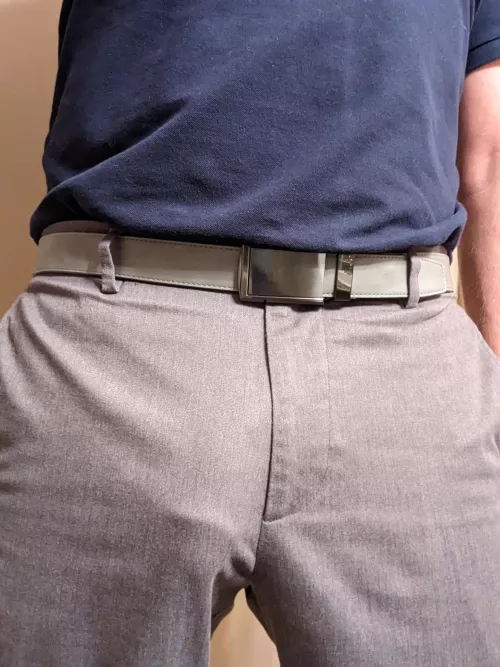 who else gets noticeably turned on at work?