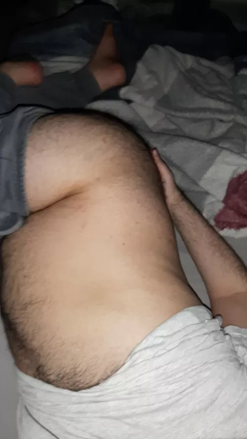 [19] my birthday is coming, if u want i let u eat the cake early