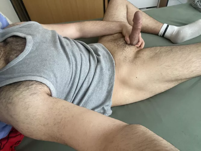 24 Turkish hairy and horny as fuck hmu sc: n_bvdsh