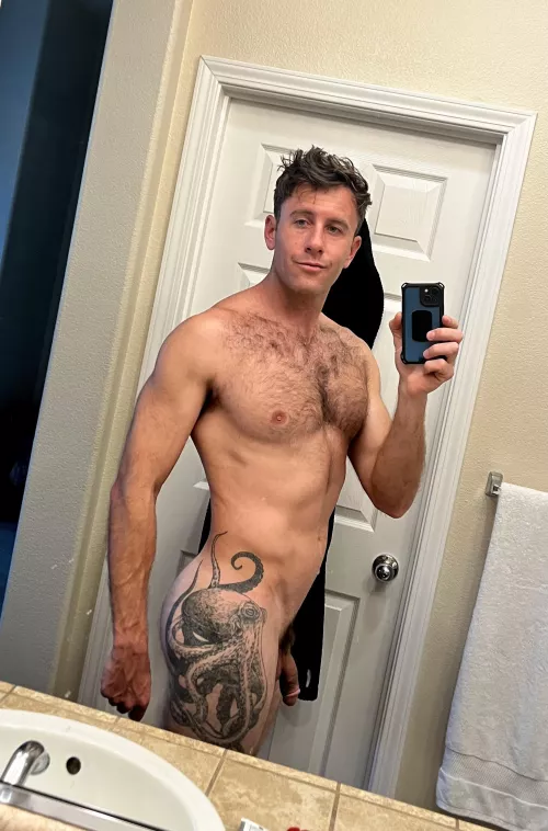 [32] Feeling myself tonight 😉