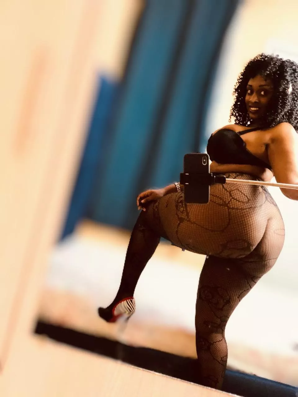 Are there any men out there who still eat pussy for pleasure?