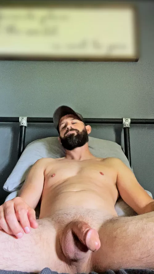 Full beard, half boner.