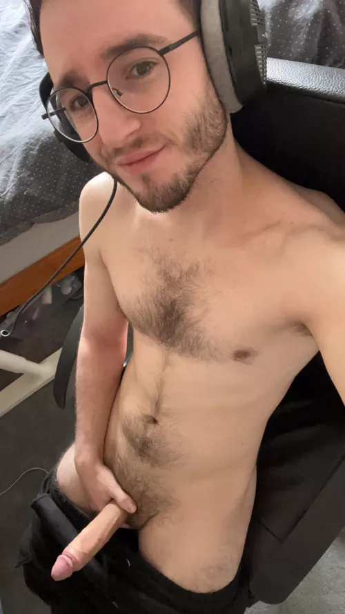 How I browse Reddit getting horny