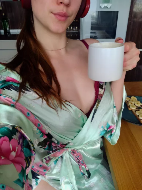 I always have a coffee before I get dressed 😋 [f]
