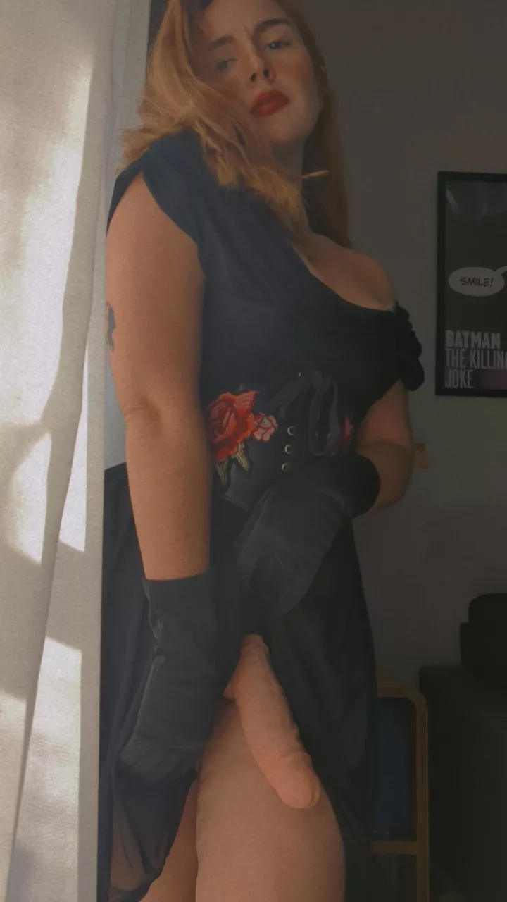 I love it when a dress is puffy enough to hide perfectly a hard on