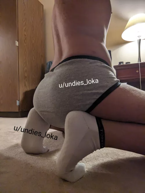 I squat regularly but today I'm only stretching